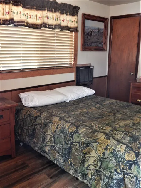 Cabin #1 at Pyramid Lake Lodge — photo 2