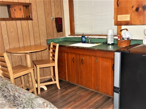 Cabin #1 at Pyramid Lake Lodge — photo 4