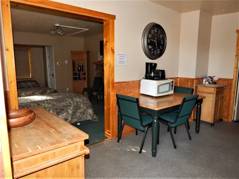 Cabin #5 at Pyramid Lake Lodge — photo 3