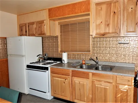 Cabin #5 at Pyramid Lake Lodge — photo 4
