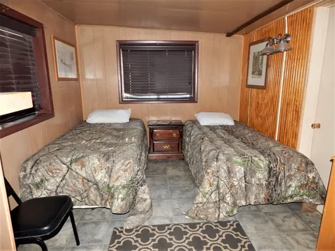 Cabin #5 at Pyramid Lake Lodge — photo 7