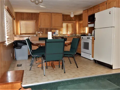 Trailer #8 at Pyramid Lake Lodge — photo 4