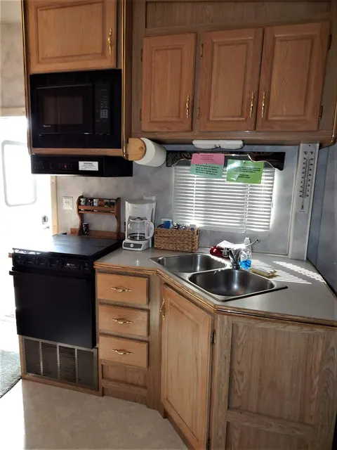 Holiday Rambler #13 at Pyramid Lake Lodge — photo 3