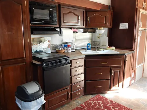 Road Ranger #14 at Pyramid Lake Lodge — photo 4