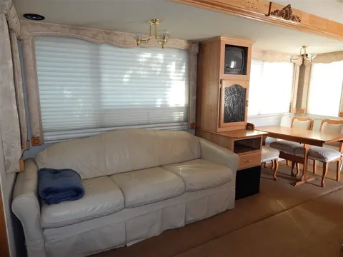 Alpha Gold #18 at Pyramid Lake Lodge — photo 7