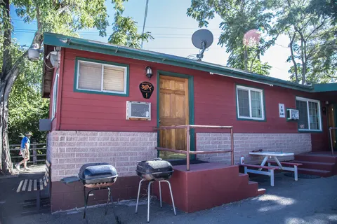 Cabin #1 at Pyramid Lake Lodge — photo 5